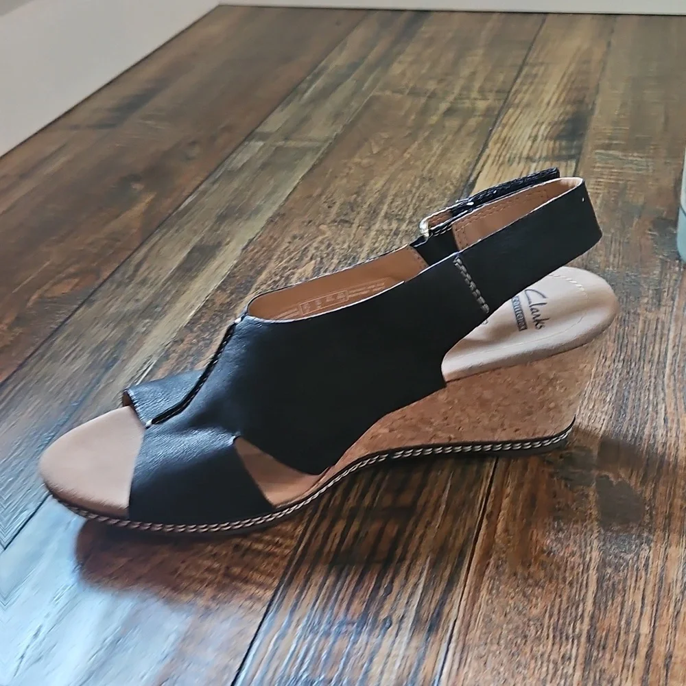Clarks Suede Leather Black and‎ Tan Wedge Heel Sandals. Size 10